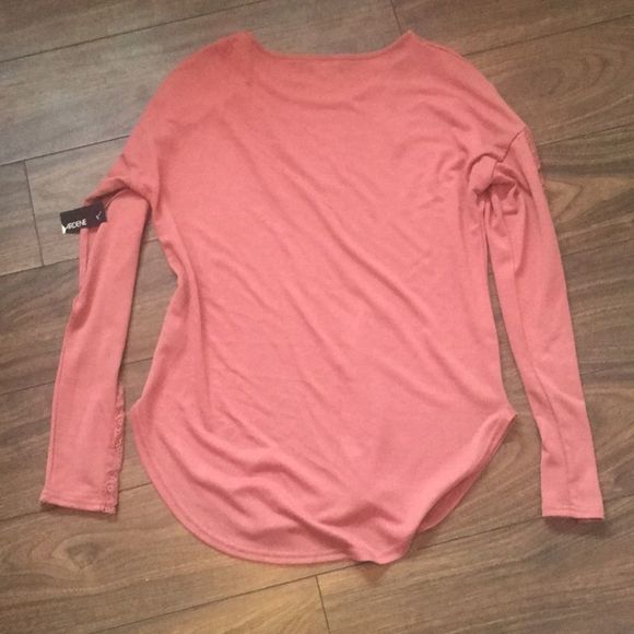 ✨2/$30✨ NWT Ardene Long sleeve shirt with lace detail on sleeve - Picture 3 of 3